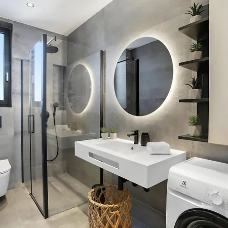 Apartment Fly - 50m From The - New 2024